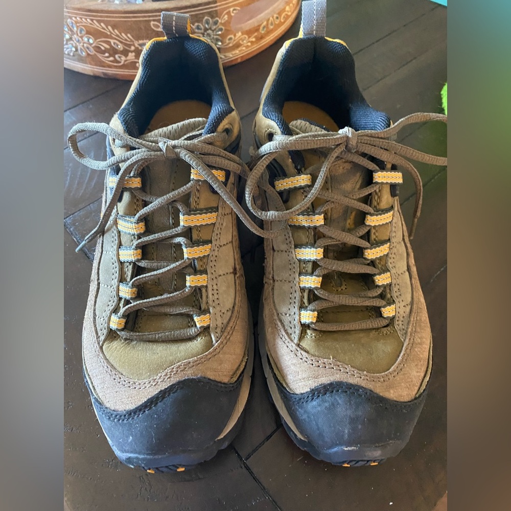 Merrell Pulse performance footwear.  Size 8